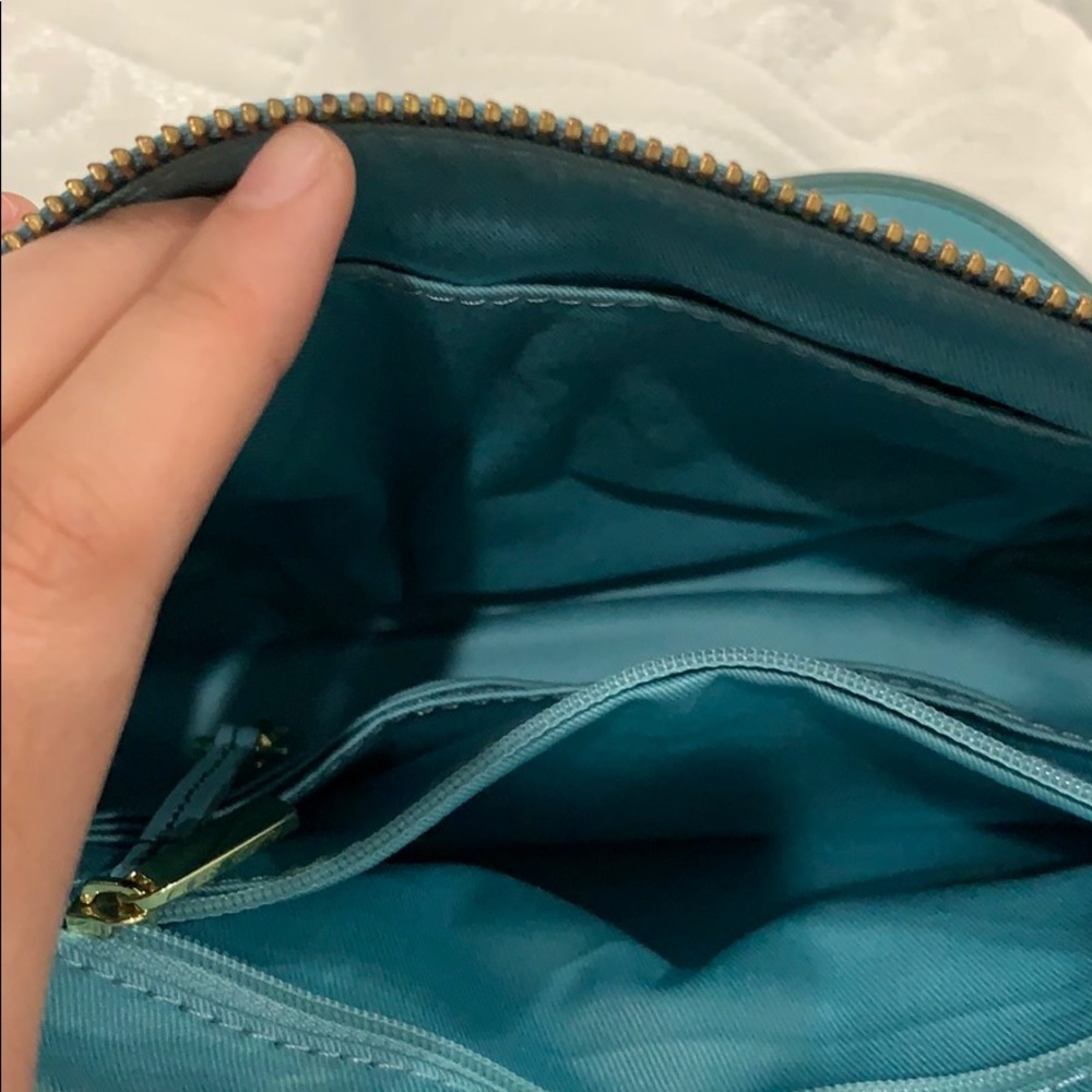 FOSSIL blue leather & gold hardware crossbody bag - Picture 4 of 7